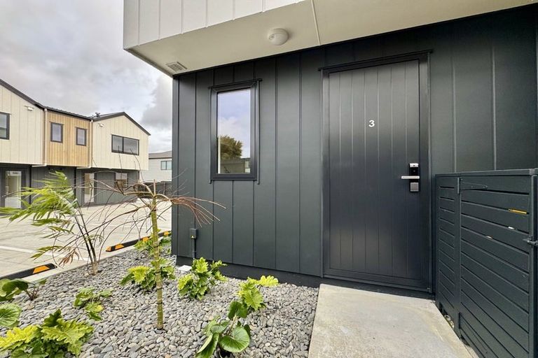 Photo of property in 3/131 Lancaster Road, Beach Haven, Auckland, 0626