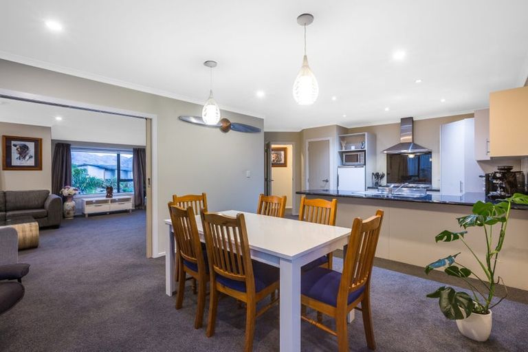Photo of property in 80 Aotea Drive, Aotea, Porirua, 5024