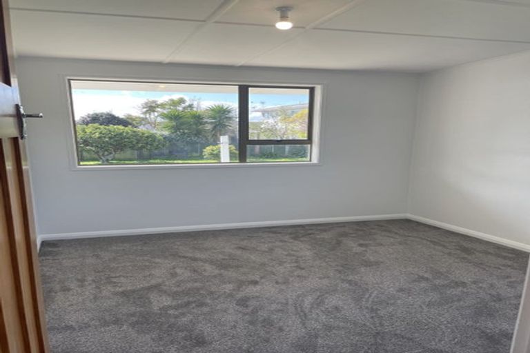 Photo of property in 12 Wicksteed Street, Vogeltown, New Plymouth, 4310
