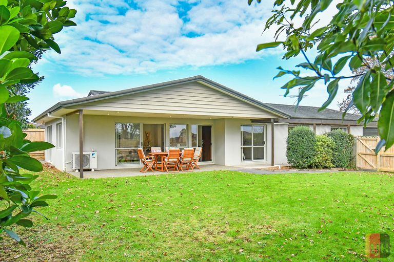 Photo of property in 5 Wairua Place, Pukekohe, 2120