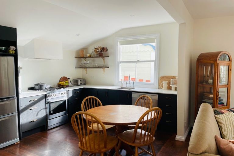 Photo of property in 4 Irvine Street, Aro Valley, Wellington, 6012