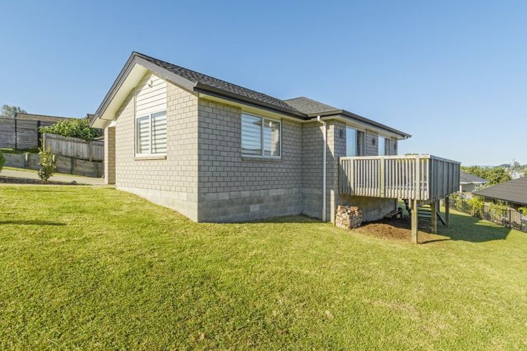 Photo of property in 22 Caldera Crescent, Pyes Pa, Tauranga, 3112