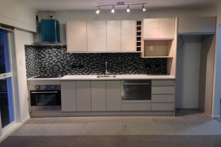 Photo of property in 2/19 Thatcher Street, Mission Bay, Auckland, 1071