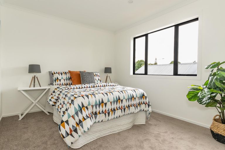 Photo of property in 1/4 Marama Street, Castor Bay, Auckland, 0620