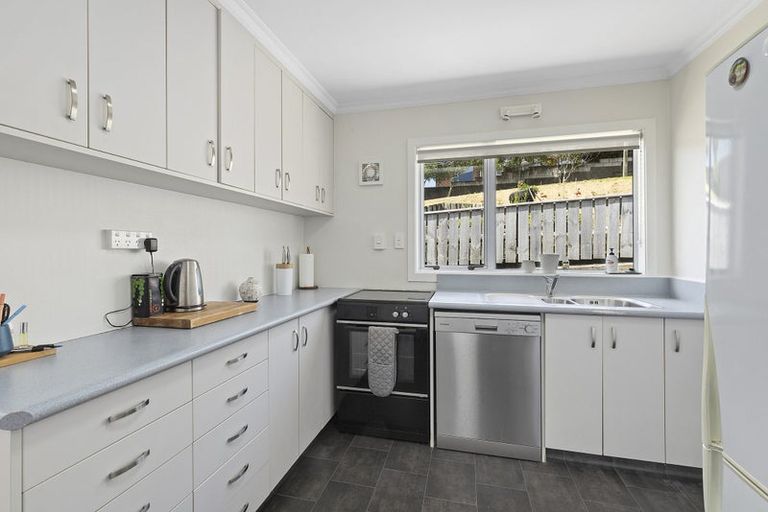 Photo of property in 19 Pembroke Street, Tawa, Wellington, 5028