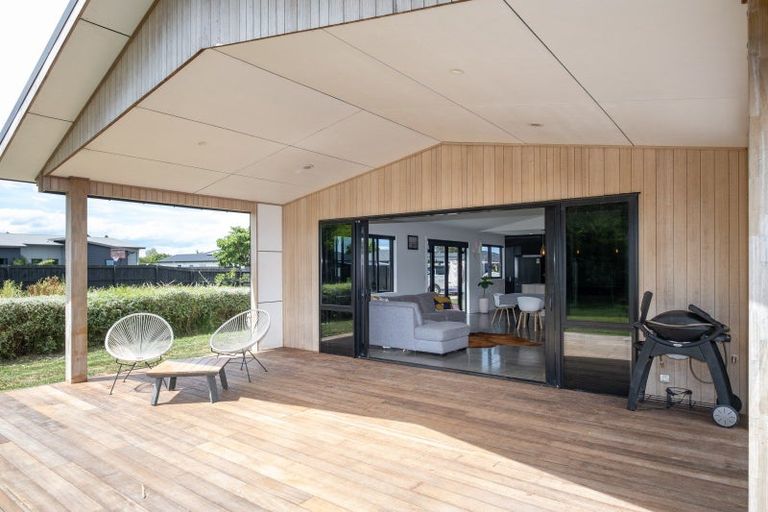 Photo of property in 83 Mcelwee Street, Jervoistown, Napier, 4112