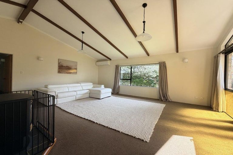 Photo of property in 35 Old South Road, Okato, 4335