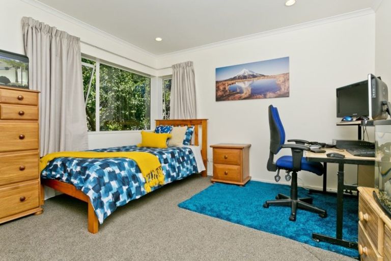 Photo of property in 17 Te Wharau Drive, Greenhithe, Auckland, 0632