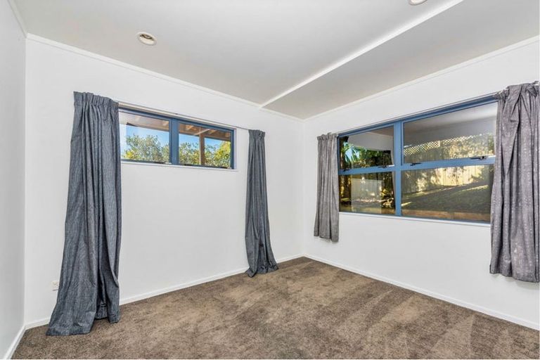 Photo of property in 20a Belleaire Court, West Harbour, Auckland, 0618