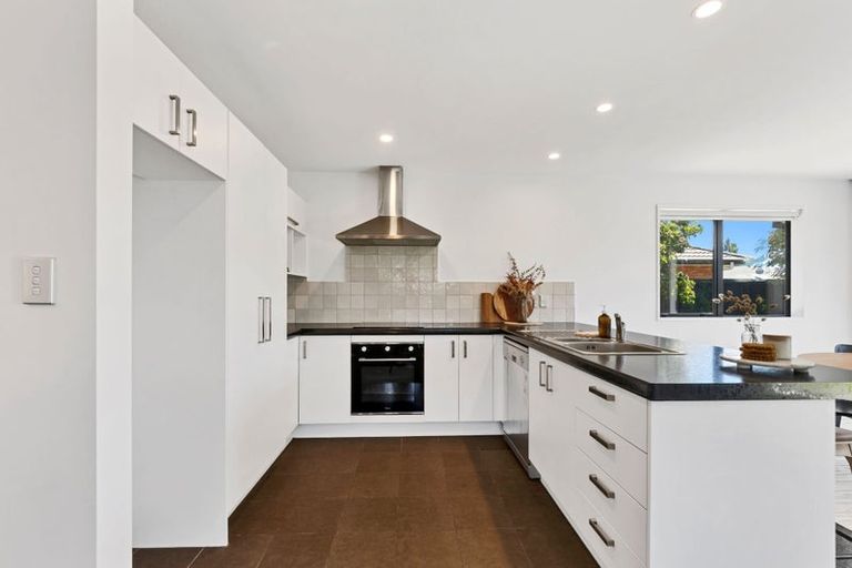 Photo of property in 20 Larne Place, Belfast, Christchurch, 8051