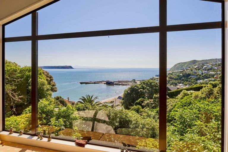 Photo of property in 118a Motuhara Road, Plimmerton, Porirua, 5026