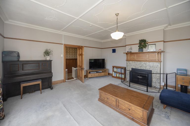 Photo of property in 76 Wharfe Street, South Hill, Oamaru, 9400
