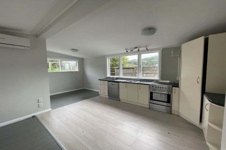 Photo of property in 26 Avon Street, Island Bay, Wellington, 6023