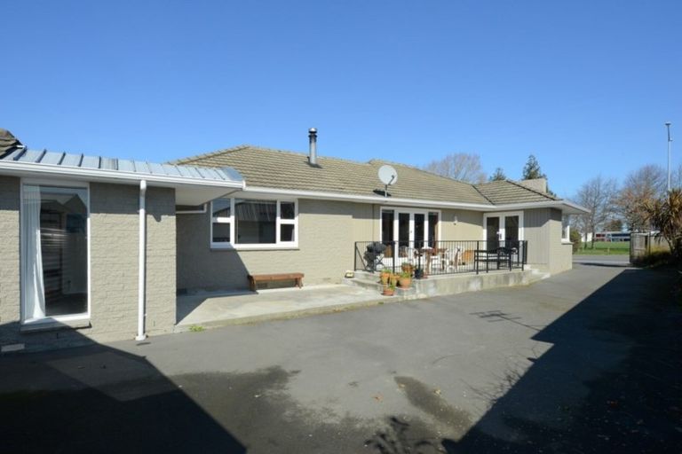 Photo of property in 334 Memorial Avenue, Burnside, Christchurch, 8053