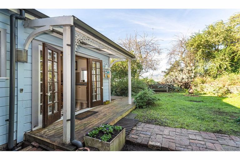 Photo of property in 32 Godley Quay, Lyttelton, 8082