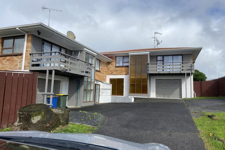 Photo of property in 2/27 Butterworth Drive, Glendene, Auckland, 0602