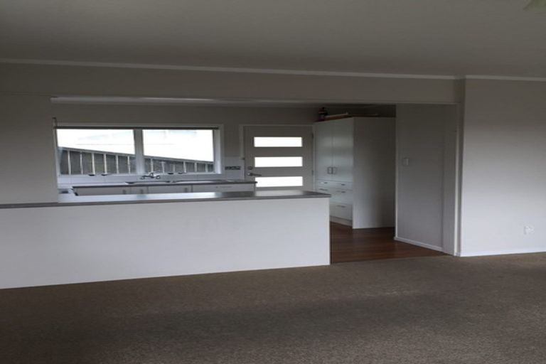 Photo of property in 1/30 Acacia Road, Torbay, Auckland, 0632