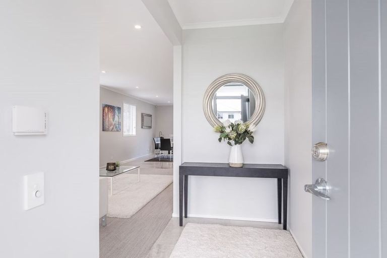 Photo of property in 61 Mackay Drive, Greenhithe, Auckland, 0632