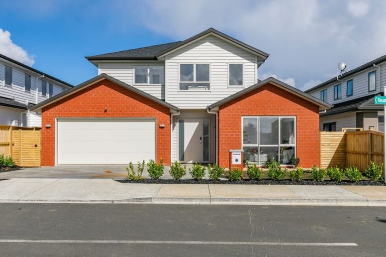 Photo of property in 6 Rauaruhe Road, Karaka, Papakura, 2113