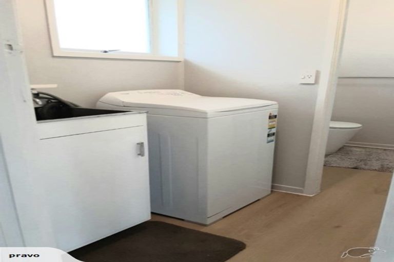 Photo of property in 1/25 West Coast Road, Glen Eden, Auckland, 0602