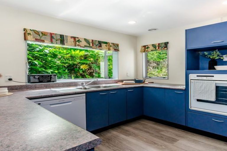 Photo of property in 81 Huia Street, Waikanae, 5036