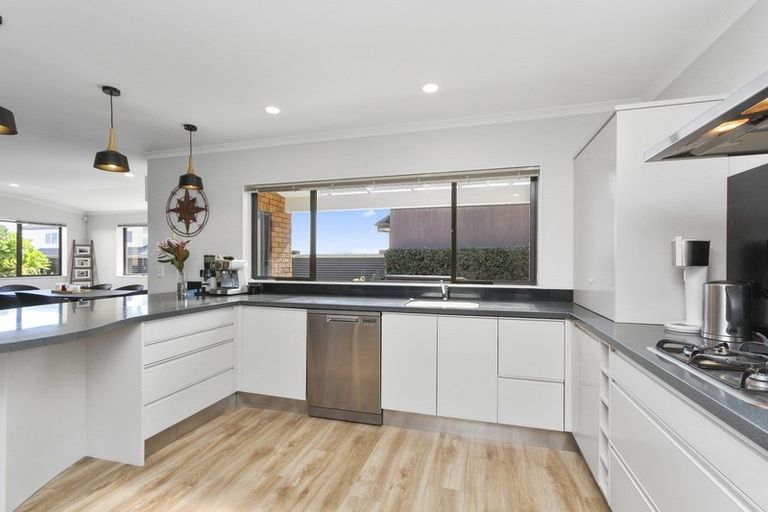 Photo of property in 192b Heta Road, Highlands Park, New Plymouth, 4312