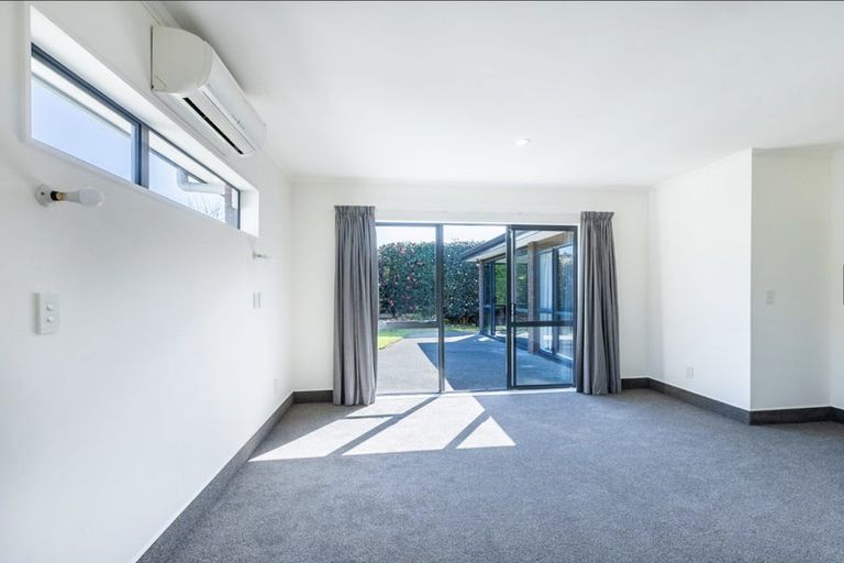 Photo of property in 8 Cedar Drive, Paraparaumu Beach, Paraparaumu, 5032