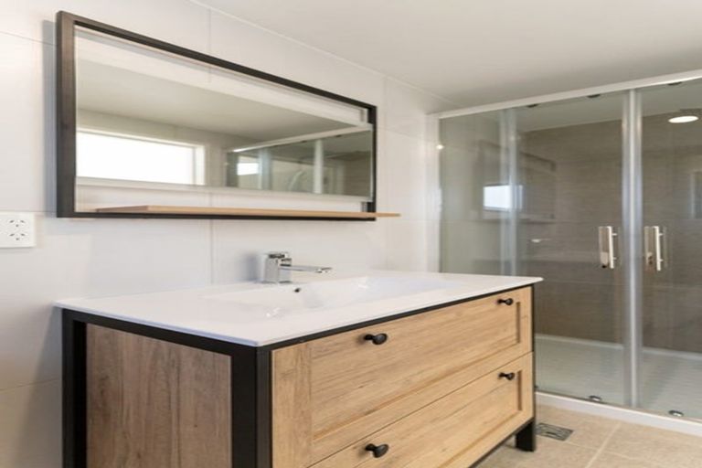 Photo of property in 4 Rangimarie Close, Opaheke, Papakura, 2113