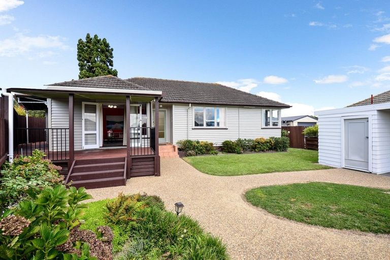 Photo of property in 18 Douglas Crescent, Fairfield, Hamilton, 3214