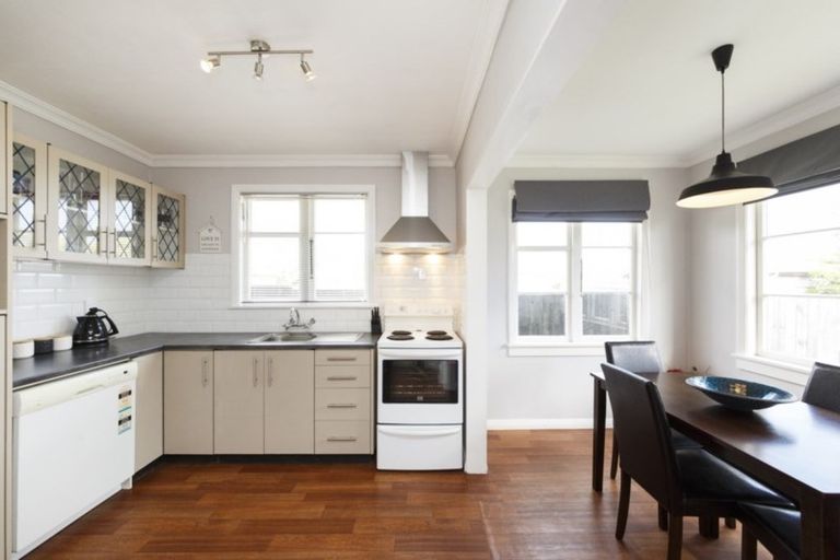 Photo of property in 6 Waterford Place, Westbrook, Palmerston North, 4412