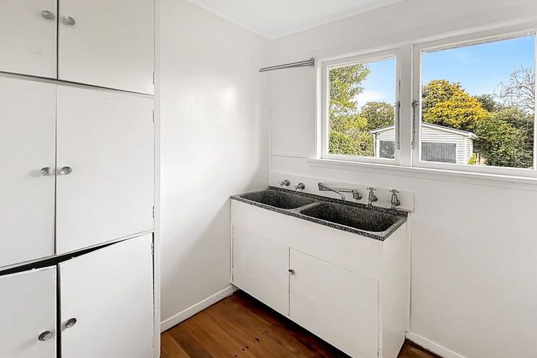 Photo of property in 12 Batt Street, West End, Palmerston North, 4410