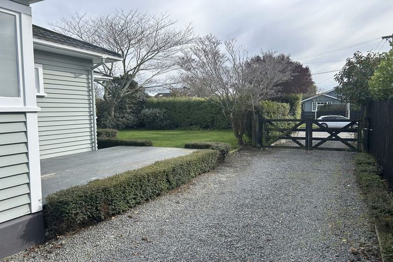 Photo of property in 172 Weston Road, St Albans, Christchurch, 8052
