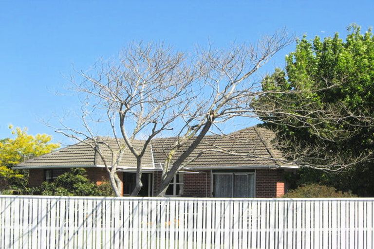 Photo of property in 36 Farquhars Road, Redwood, Christchurch, 8051