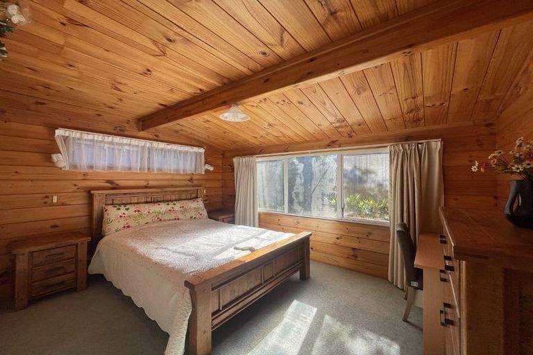 Photo of property in 2/28 Knightsbridge Drive, Forrest Hill, Auckland, 0620