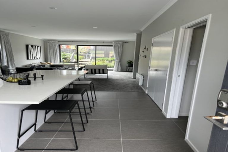 Photo of property in 10 Kapia Road, Westgate, Auckland, 0614