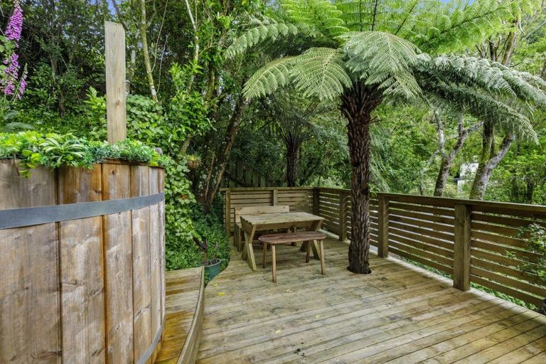 Photo of property in 145a Pinehaven Road, Pinehaven, Upper Hutt, 5019