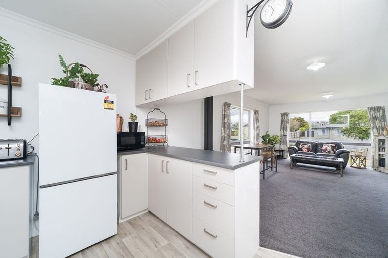 Photo of property in 5a Palliser Place, Milson, Palmerston North, 4414