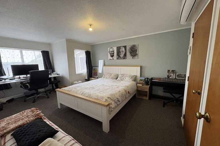 Photo of property in 6 Flinders Place, Johnsonville, Wellington, 6037