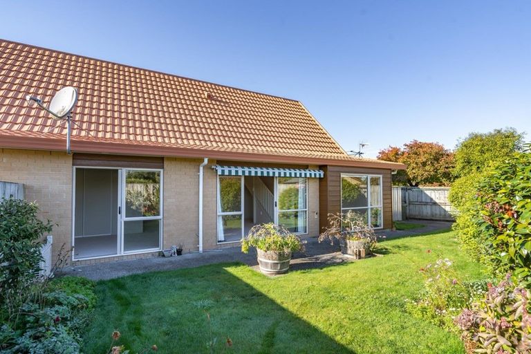 Photo of property in Holdsworth Villas, 1/2 William Donald Drive, Solway, Masterton, 5810