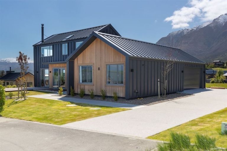 Photo of property in 6 Polperro Court, Jacks Point, Queenstown, 9371