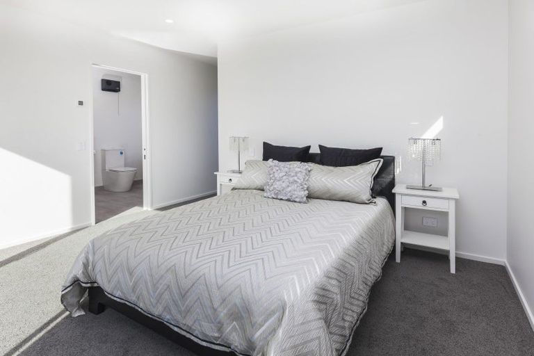 Photo of property in 94 Sarabande Avenue, Redwood, Christchurch, 8051