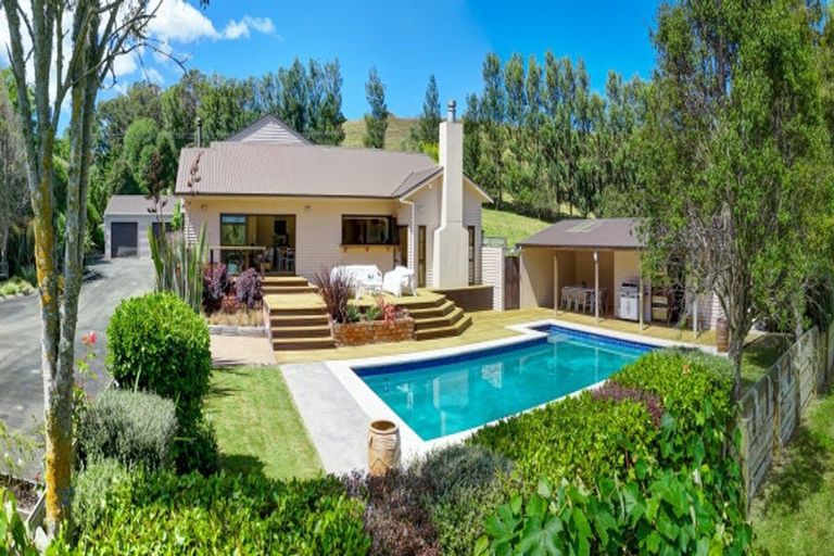 Photo of property in 120 Union Line, Fordell, Whanganui, 4572