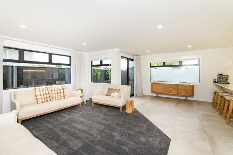 Photo of property in 24 Brightwater Terrace, Terrace End, Palmerston North, 4410