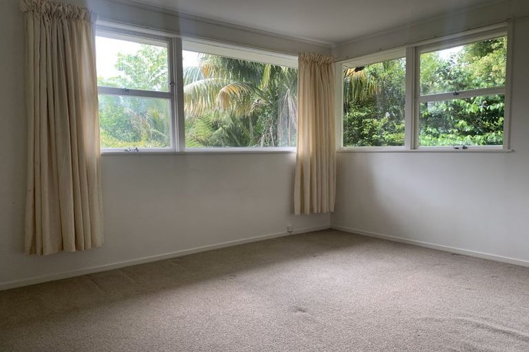 Photo of property in 72 Peach Road, Glenfield, Auckland, 0629