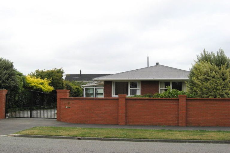 Photo of property in 16 Birkenhead Street, Avonhead, Christchurch, 8042