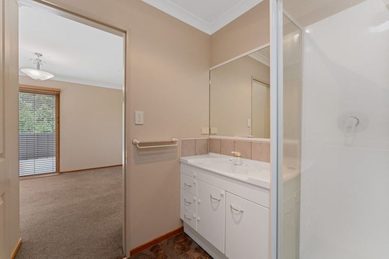 Photo of property in 47 Whakamoenga Point, Acacia Bay, Taupo, 3385