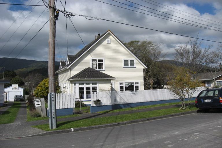 Photo of property in 10 Sharpe Crescent, Wainuiomata, Lower Hutt, 5014