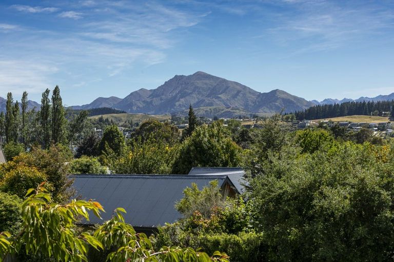 Photo of property in 121 Meadowstone Drive, Wanaka, 9305