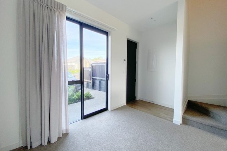 Photo of property in 2/46 Jane Maree Road, Kumeu, 0810