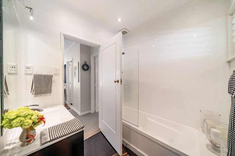 Photo of property in 9 Chatsworth Road, Silverstream, Upper Hutt, 5019